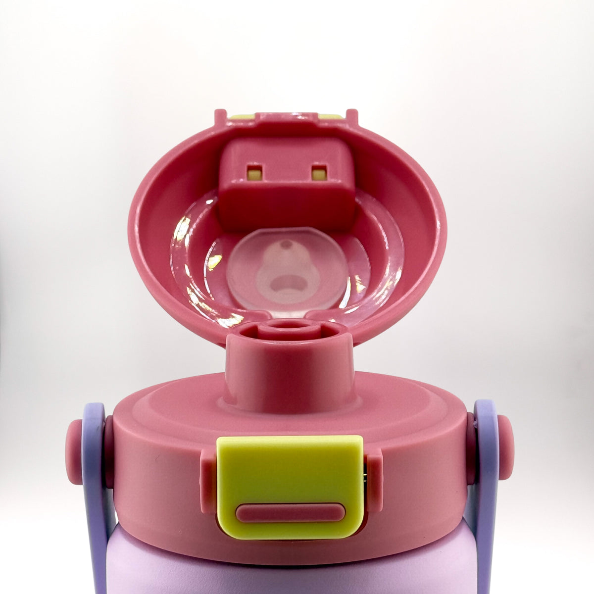 Minty Drop leakproof flip-top lid with built-in straw